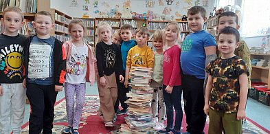 Dzieci W Świecie Książek: Magiczne Chwile w Bibliotece w Chojnie-12912
